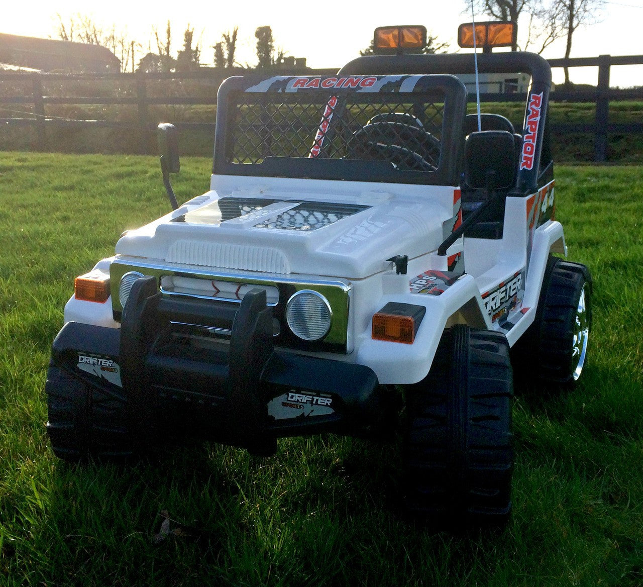 DRIFTER RAPTOR POWERFUL 12V ELECTRIC RIDE ON JEEP WHITE